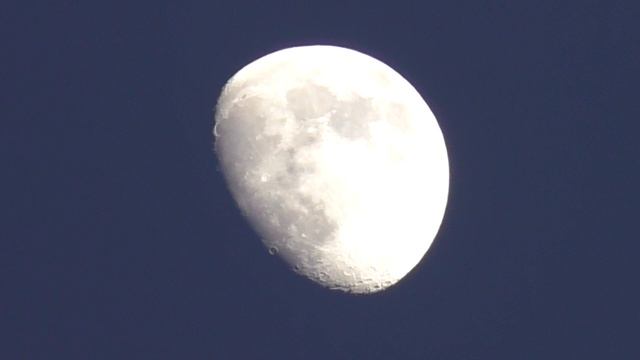 С Илюхой снимаем Луну на видеокамеру Panasonic HC-V760.15.04.2019 год. смотреть онлайн