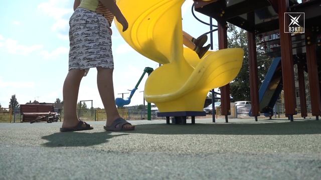 Качели до неба и паутинка. В Конобеево открыли новую детскую игровую площадку смотреть онлайн