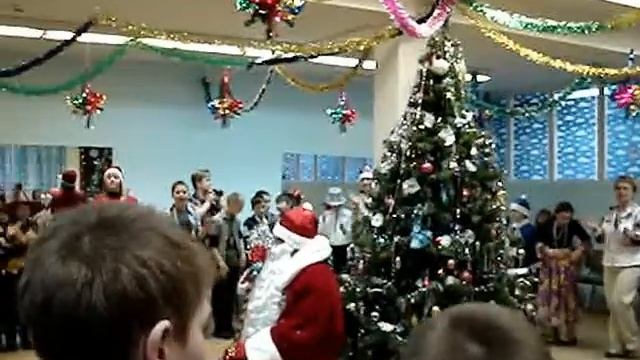 Маленькой Елочке холодно зимой... смотреть онлайн