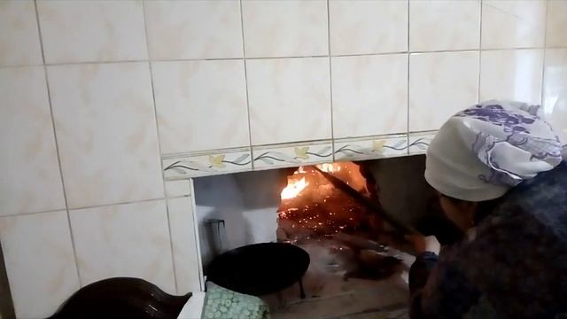 как я ПЕКУ БЛИНЫ НА МАСЛЕНИЦУ .в русской печки . смотреть онлайн