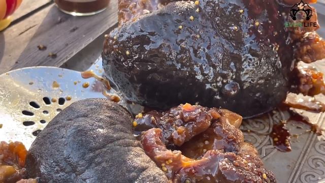 Как приготовить лапы медведя. Якутия. смотреть онлайн