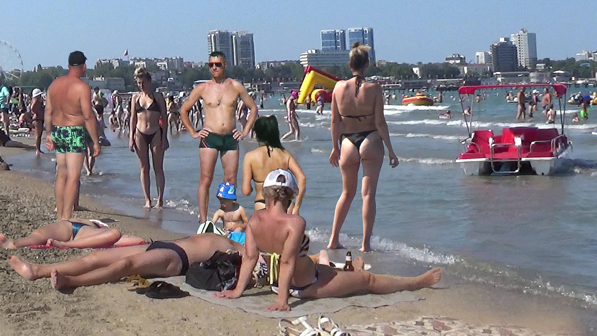 Анапа 10 августа. Пляж песчаный. Чистое море и нечто из глубин. Без комментариев смотреть онлайн