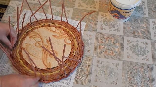 Как сплести рамку для картины из бумажных трубочек.Часть 2. смотреть онлайн