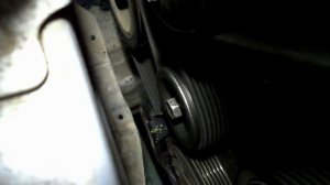 Замена (демонтаж) шкива обгонной муфты генератора е-4wd на ниссан Тиида Латио.