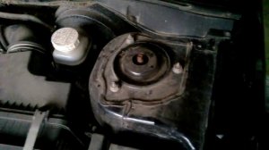 Лансер 9. Скрип передний опоры амортизатора.