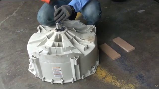 Frigidaire / Gibson / Kenmore Washing Machine Repair - Bearing Noise (grinding, whining, etc.) смотреть онлайн