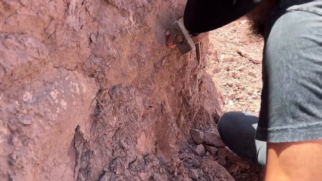 Добыча аметиста в Марокко. смотреть онлайн