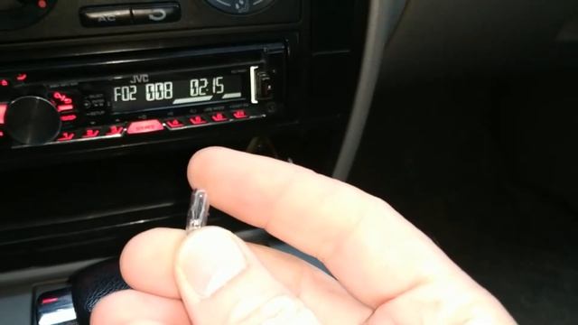 Замена лампочки подсветки блока климата на пассате. смотреть онлайн