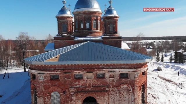Крыша на Покровской церкви закрыта смотреть онлайн
