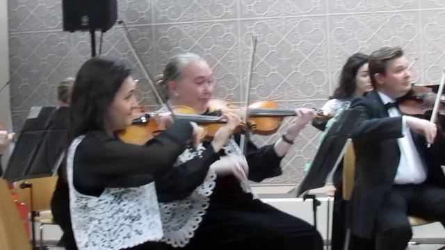 Четвергов Феерическая фантазия на темы вальсов Штрауса оркестр Бенюмова смотреть онлайн