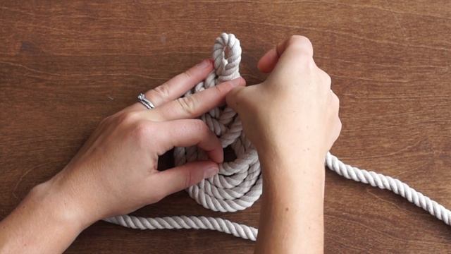 DIY Pipa Knot Tutorial (How to tie a Pipa Knot) смотреть онлайн