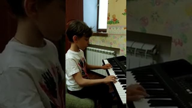 Івахненко Артем учень 1 класу викладач Ханикова І.А.І. Бах Менует ре минор смотреть онлайн