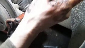 Замена задних тормозных колодок  Volkswagen Transporter Т4 1.9