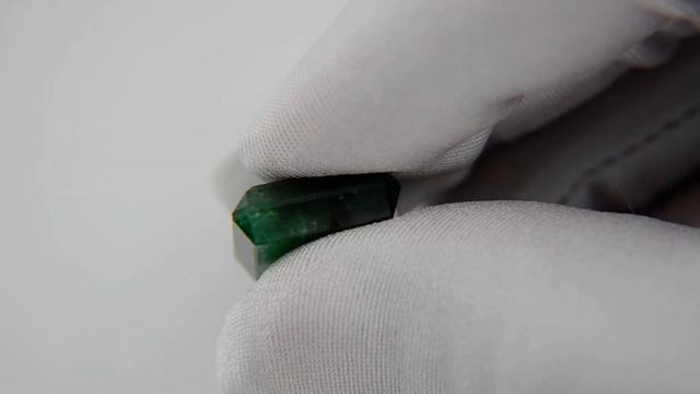 18,78 карат! Натуральный уральский изумруд! Октагон 16,6х16,4 мм