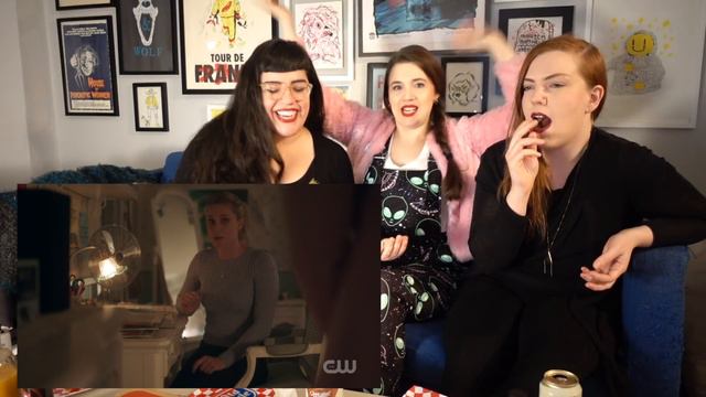 HOUSE BURLINGTON REACTS to RIVERDALE S2x8 смотреть онлайн