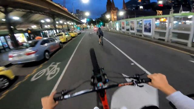WHEELIES IN THE CITY AT NIGHT (madness) смотреть онлайн