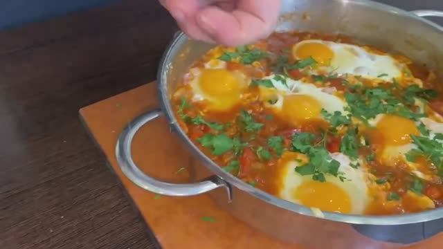 Шакшука. Самая популярная в мире яичница. Знаменитая израильская Шакшука. смотреть онлайн