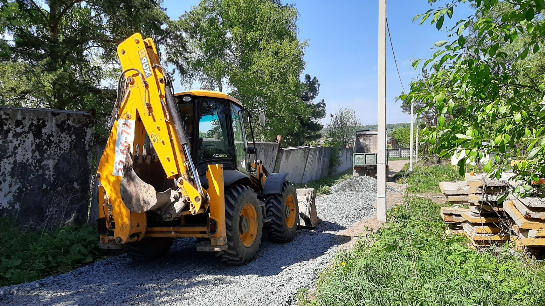 ОТСЫПКА ДОРОГИ ЩЕБНЕМ на 100 000 00 копеек. Дорога к Участку СВОИМИ РУКАМИ. Строительство. смотреть онлайн