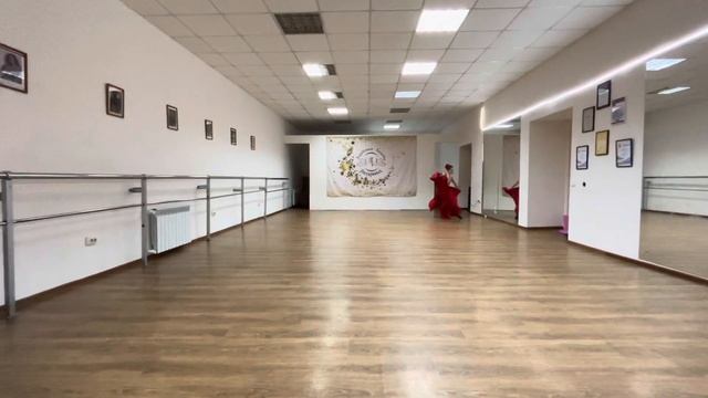 Морозова Мария 9 лет «Панадерос» из балета «Раймонда»Музыка: А. Глазунов Постановка: Юлии Вяхиревой смотреть онлайн