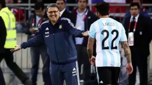 ¿ Ezequiel Lavezzi merece seguir en la Selección ? El Tata Martino cree que si смотреть онлайн