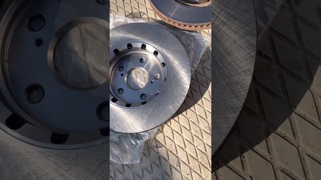 Toyota Camry замена заводских тормозных дисков на тормозные диски от Toyota Alphard смотреть онлайн
