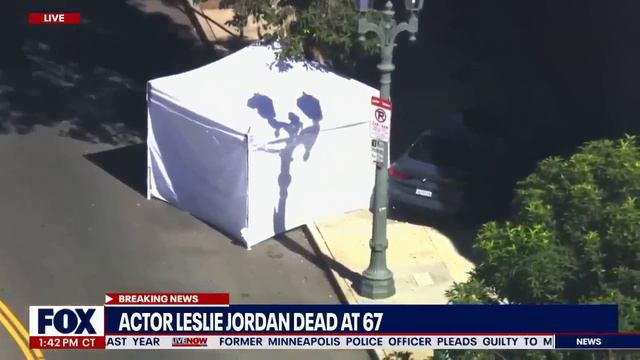 Actor Leslie Jordan dies in car crash at age of 67 | LiveNOW from FOX смотреть онлайн