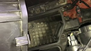 Замена воздушного фильтра Kia Sportage 3