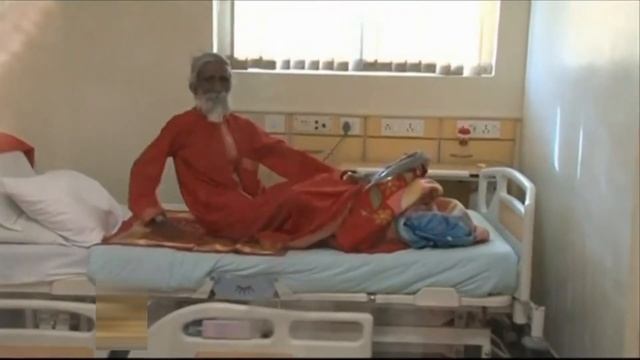 Люди не могут в это поверить! Прахлад Джани, 80 лет без воды и еды смотреть онлайн