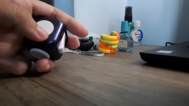 fidget cube chameleon paint by Antsy Labs unboxing смотреть онлайн