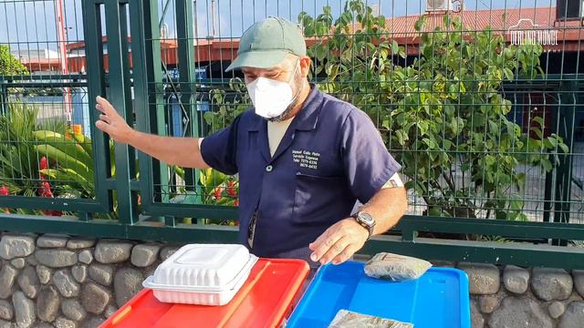Conociendo al famoso Manuel "Gallo Pinto" de Guápiles. смотреть онлайн