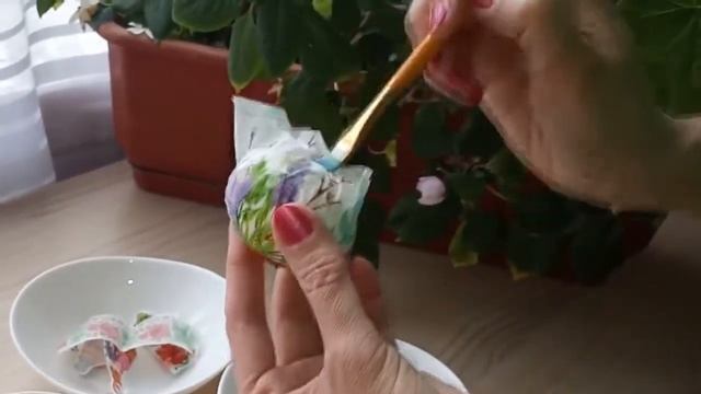ПИСАНКА В ТЕХНИКЕ ДЕКУПАЖ С ИСПОЛЬЗОВАНИЕМ ЯИЧНОГО БЕЛКА | Пасха, писанки.