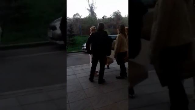 Албена Денкова и Максим Ставиский после шоу Кармен со своими фанами. смотреть онлайн