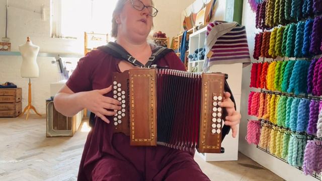 Vappu - Maarten Decombel | Becci Pamely-Bast melodeon / diatonic accordion смотреть онлайн