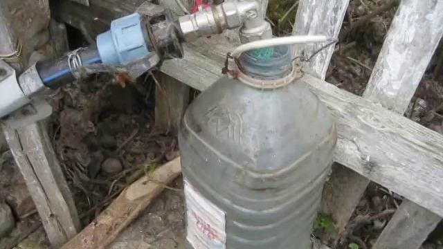 Срывает фитинг с водопроводной пластиковой ПНД-трубы. Что делать? смотреть онлайн