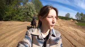 Конная прогулка В ПОЛЯ от первого лица | Верхом по воде | КоноVLOG