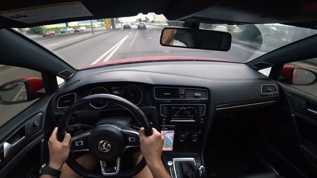 VW GOLF 7 GTI езда от первого лица по городу. Идиоты на дорогах смотреть онлайн