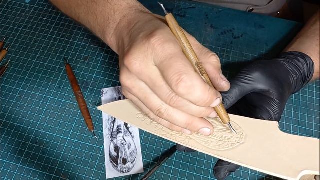 Пошив ножен, аэрография, тиснение. смотреть онлайн