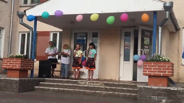 "Далеко от мамы", музыкальная композиция от девчонок отряда "Апельсинки" на открытии сезона - 2018 смотреть онлайн