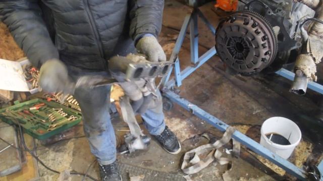 Вытаскиваем мотор практически на руках