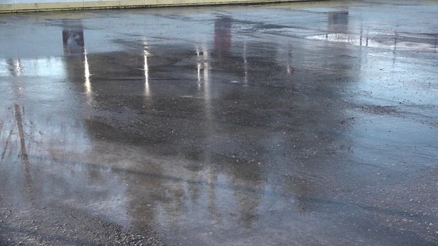 В Успенском залили каток.