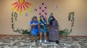 Сценка "Старушки на скамеечке".