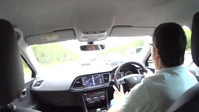 АНГЛИЯ, ЛЕВОСТОРОННЕЕ ДВИЖЕНИЕ! Едем на ПРАВОРУКОЙ МАШИНЕ в Англии! смотреть онлайн