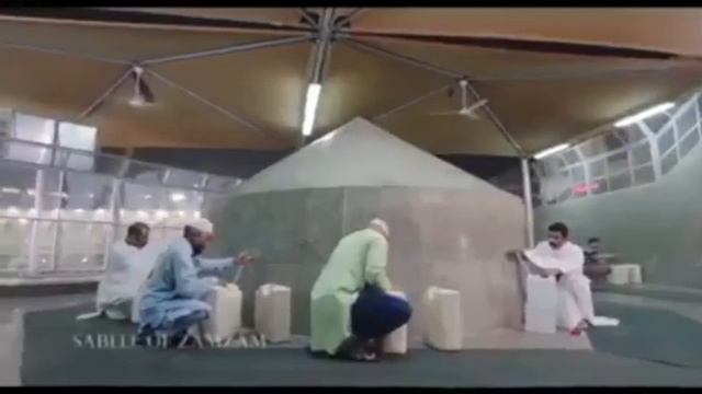 Zamzam Water And Zamzam Well.  Замзам воды и Замзам колодцев