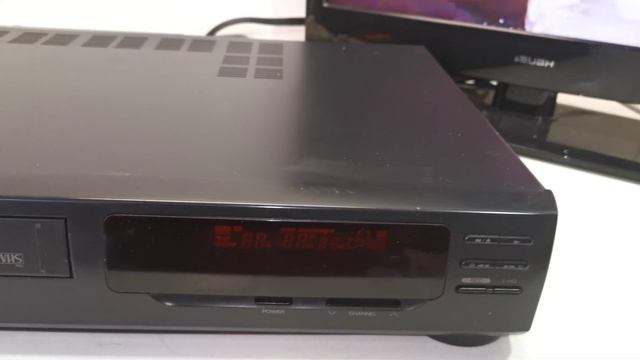 AKAI VS-F261 Intelligent HQ VHS VCR Video Cassette Player