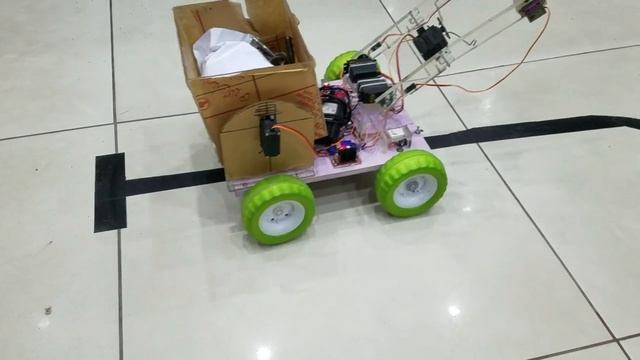 Line Follower based Automatic Garbage Collector Robot | Garbage Collector Robot смотреть онлайн