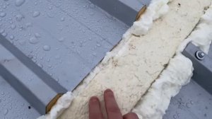 Как стыковать сэндвич в коньке крыши.