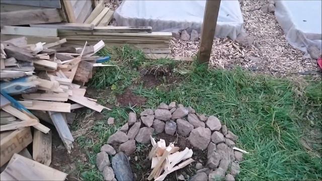 Martin & Linda's Allotment Garden: Episode 4: A Camp Out On Our Plot смотреть онлайн