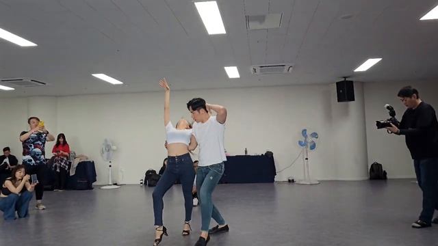 Soo Bachata DEMO | Un mal Sueño - Karlos Rosé | in Busan Bachata Festival #BSBF 경수 로렌 바차타 смотреть онлайн