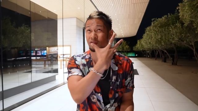 Apple Vision Pro - I Got The Hands-On Demo At WWDC 2023! My Raw Reactions! смотреть онлайн