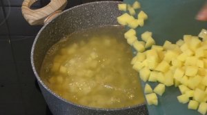 Рецепт Похлебки из картофеля и печеного чеснока. Очень вкусный  густой картофельный суп.